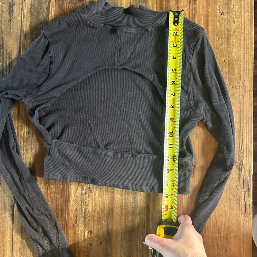 Lululemon Women's Black Long Sleeve Open Back Mock Neck Top - Picture 10 of 10